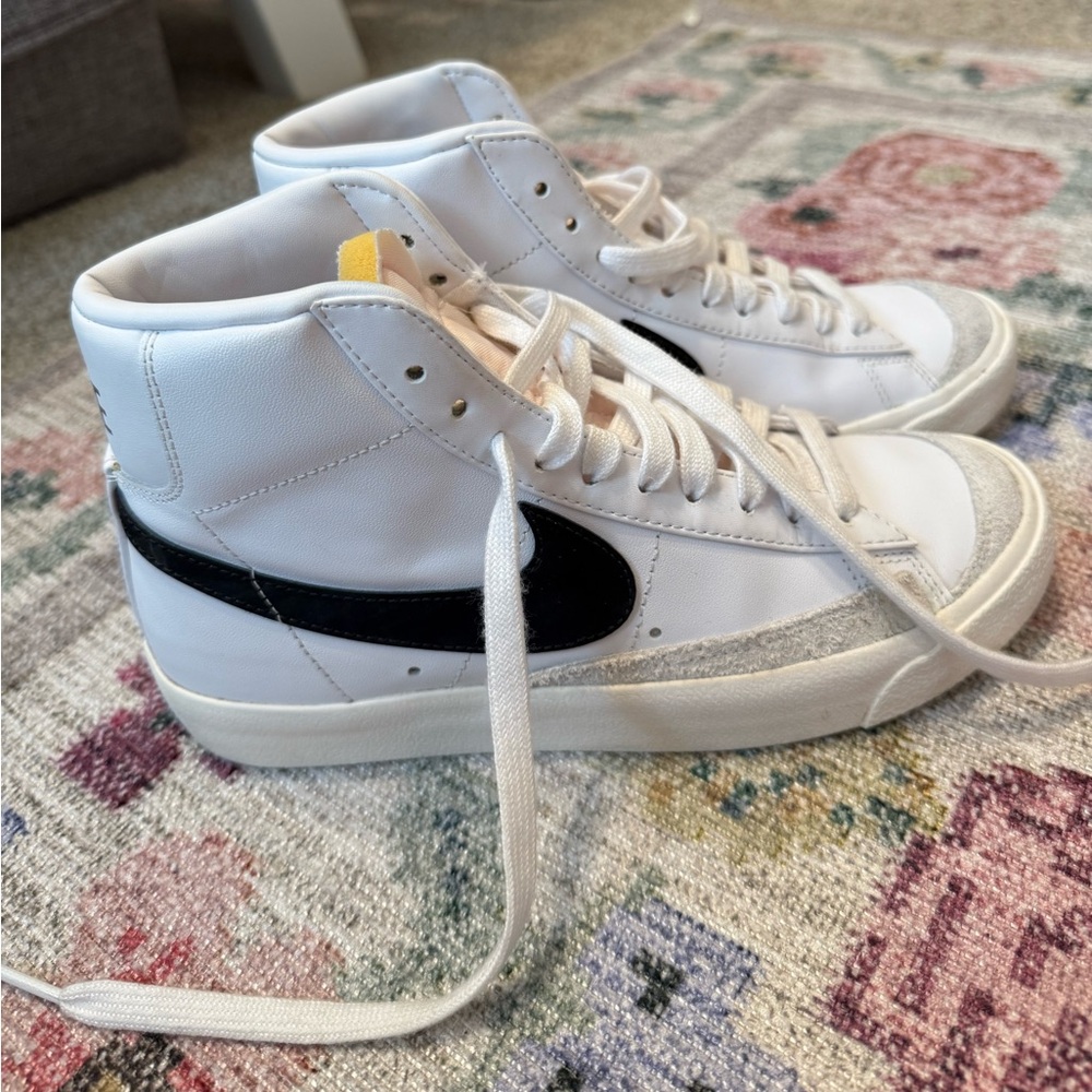 Nike Blazer Mid '77 vintage sneakers in white/black